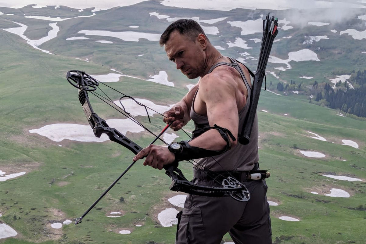 «Я падал с 6-метрового водопада»: актер Евгений Шириков о «Сломанной стреле», мужских поступках и женщинах