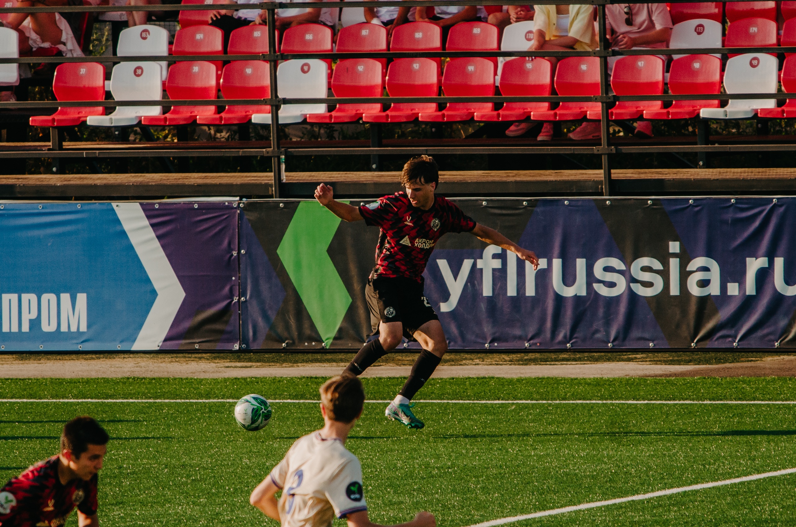 Встречаем субботу с футбольными матчами «Акрон-Академия Коноплева» – «Ростов» в ЮФЛ на канале «Мяч»