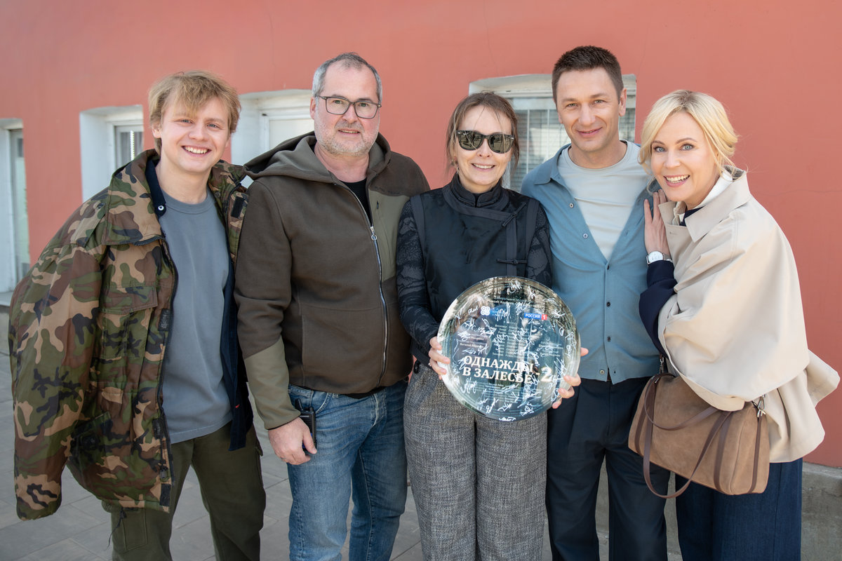 Первые фото со съемок: Мария Куликова продолжит службу в полиции во 2-м сезоне детектива «Однажды в Залесье»