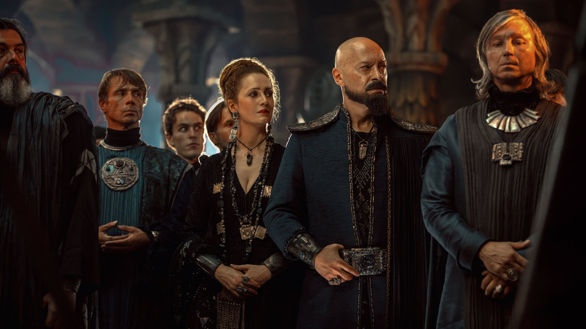 Известна дата премьеры фантастического блокбастера «Трудно быть богом» со звездным составом