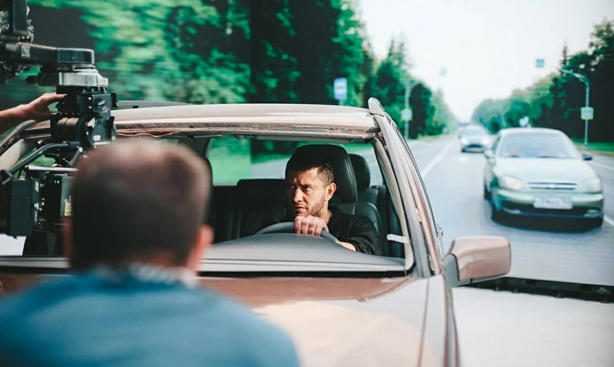 Концерт Сукачева, экшен «Слон» с Прилучным, «Ледниковый период»: что посмотреть на Первом канале с 20 по 22 февраля