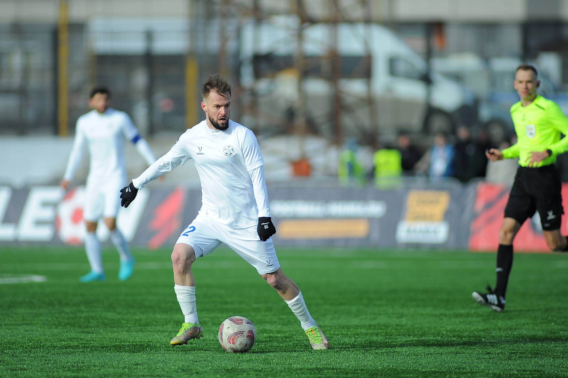 «Текстильщик» – лидер, «Сибирь» и «Динамо» преследуют: субботние матчи Второй лиги на каналах «Мяч» и «ТВ Спорт»