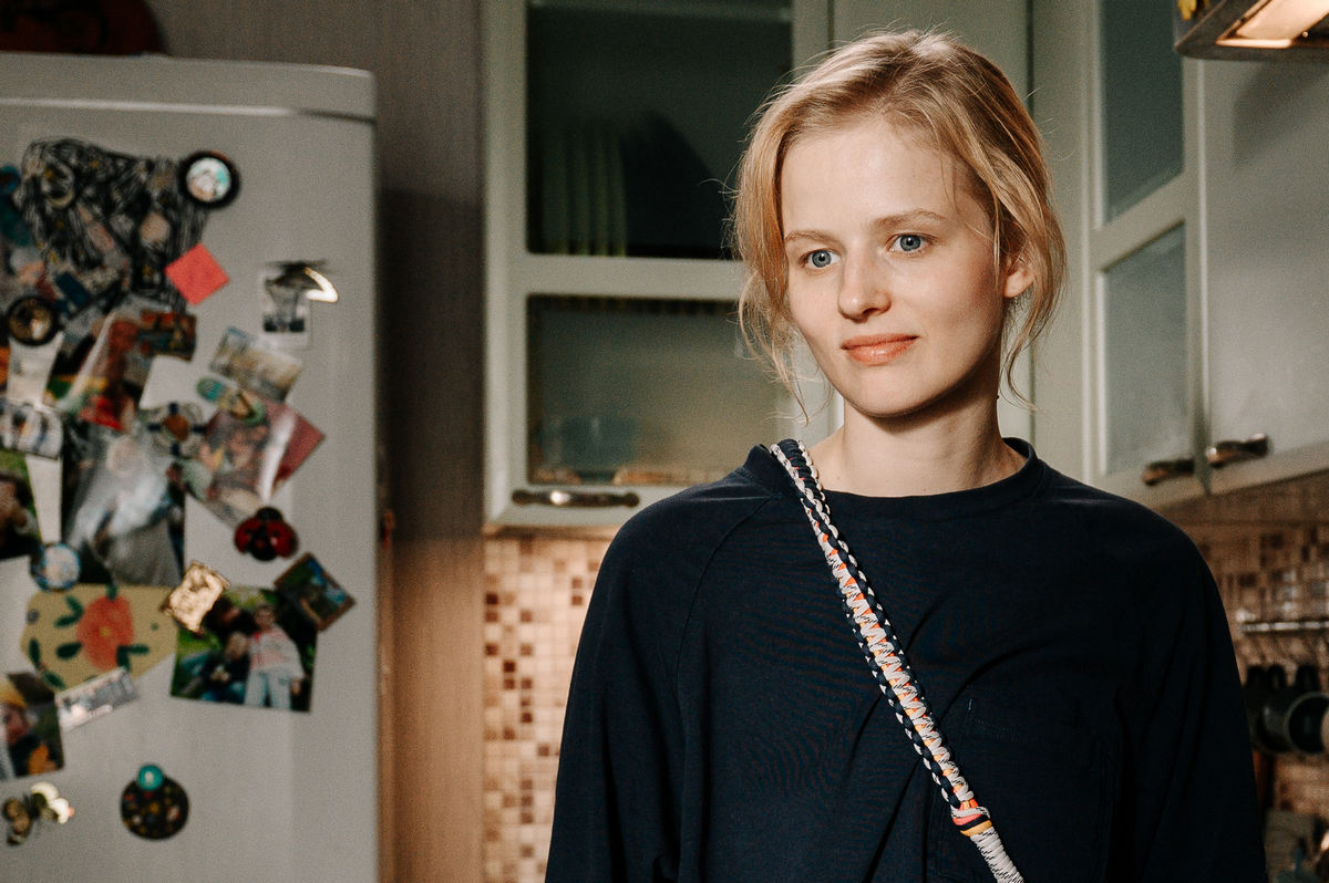 Телепремьера будет на СТС: завершились съемки драмеди с Сашей Бортич и Никитой Ефремовым «Между нами химия» 