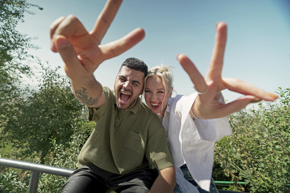 Адреналин по-казахски: Клава Кока стала ведущей шоу «Тревел-баттл» на «Пятнице!»