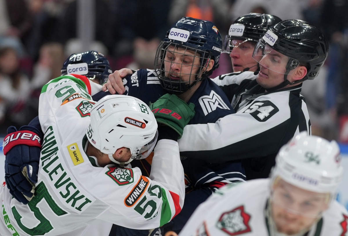 Чемпионы тонут, в Казани будет жарко: старт 1/2 Кубка Гагарина «Авангард» – «Локомотив» и «Ак Барс» – «Металлург» на канале «МАТЧ!»