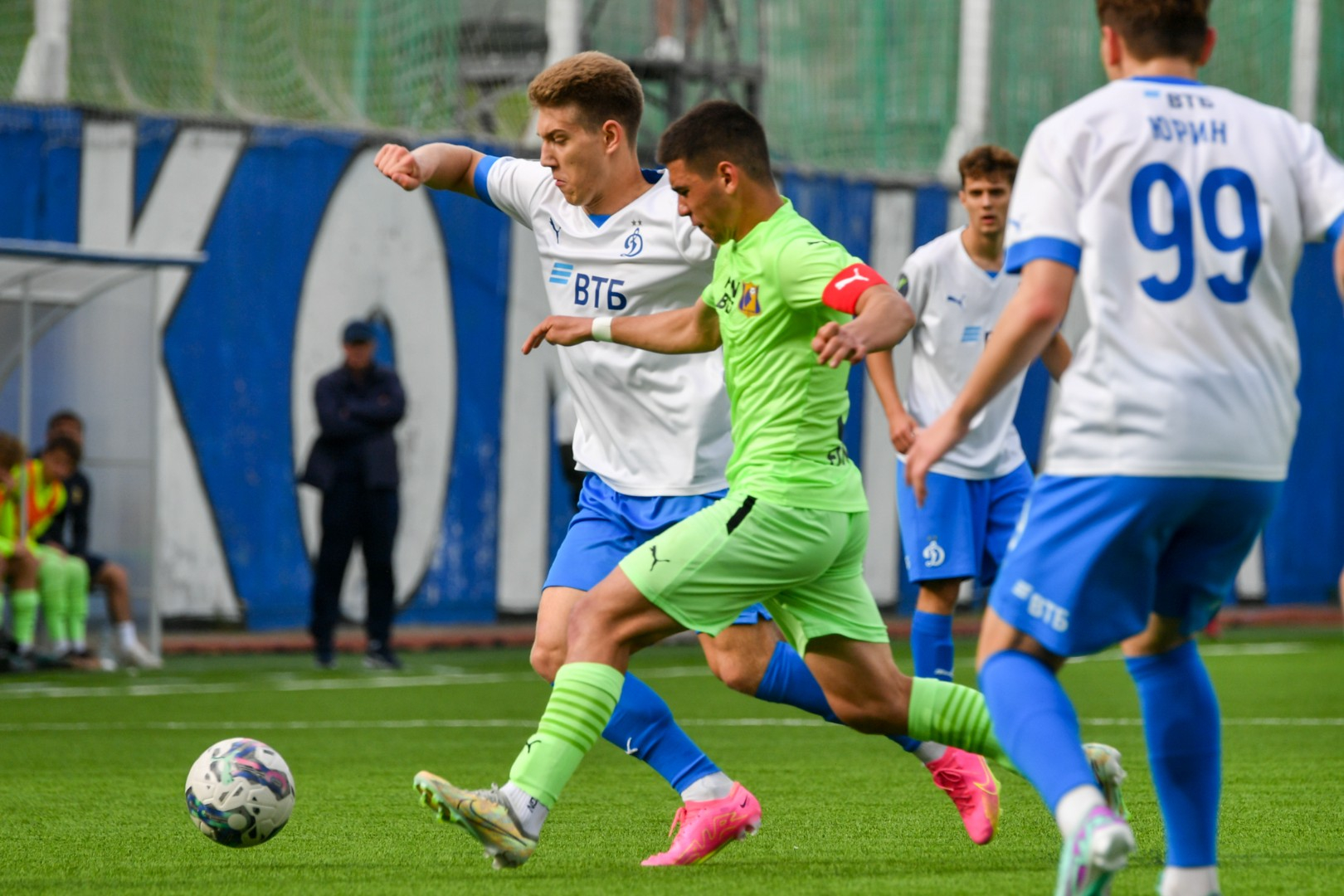 «Динамо» – «Локомотив», «Зенит» – «Акрон», ЦСКА – «Сочи», «Ахмат» – «Крылья»: смотрим 24-й тур первенства МФЛ на каналах «Футбольный» и «Спортивный»