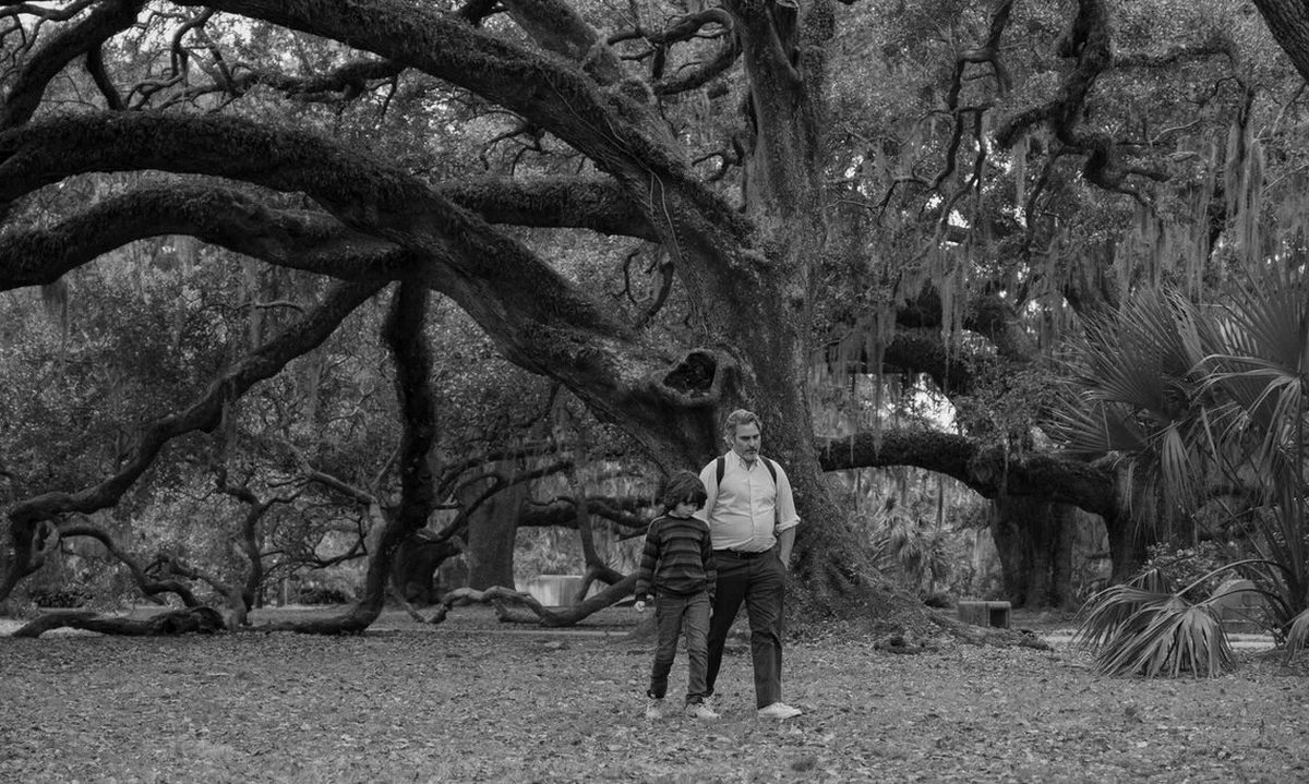 Кино на вечер: Первый канал покажет премьеру фильма «Камон Камон» с Хоакином Фениксом