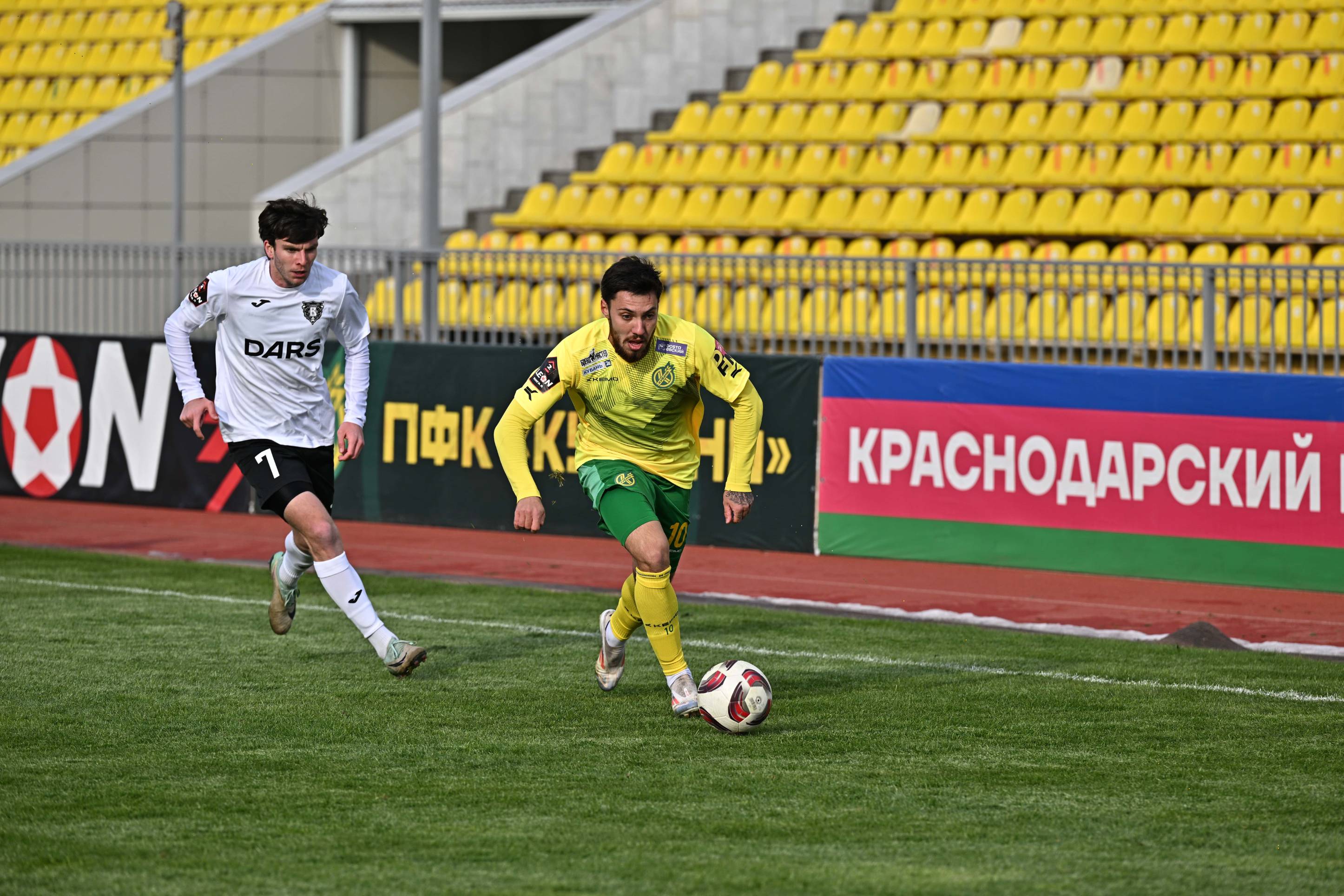 «Волга» – «Спартак», «Кубань» – «Челябинск», «Ленинградец» – «Торпедо»: воскресные матчи Второй лиги на каналах «Мяч» и «ТВ Спорт»