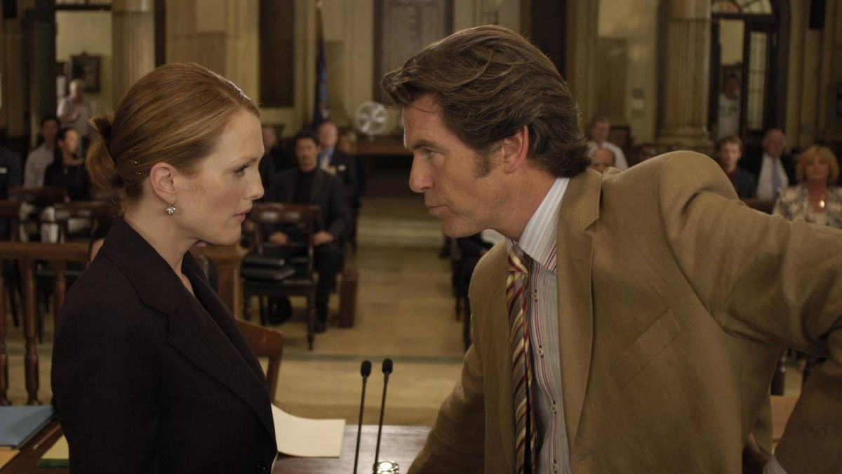 Приключения адвоката и адвокатессы: комедийная мелодрама «Законы привлекательности» на «Комедийном» показывает, как соперники стали супругами