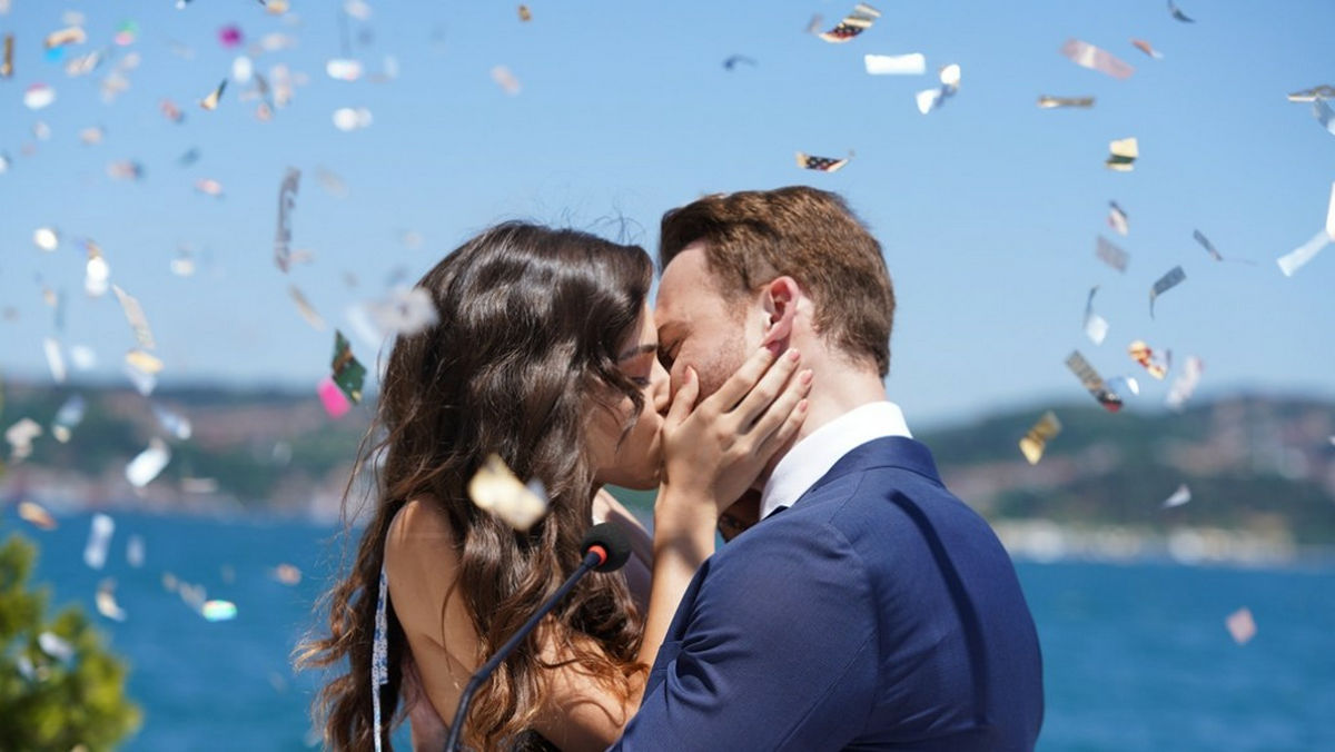 Постучись в мою дверь (описание серий)