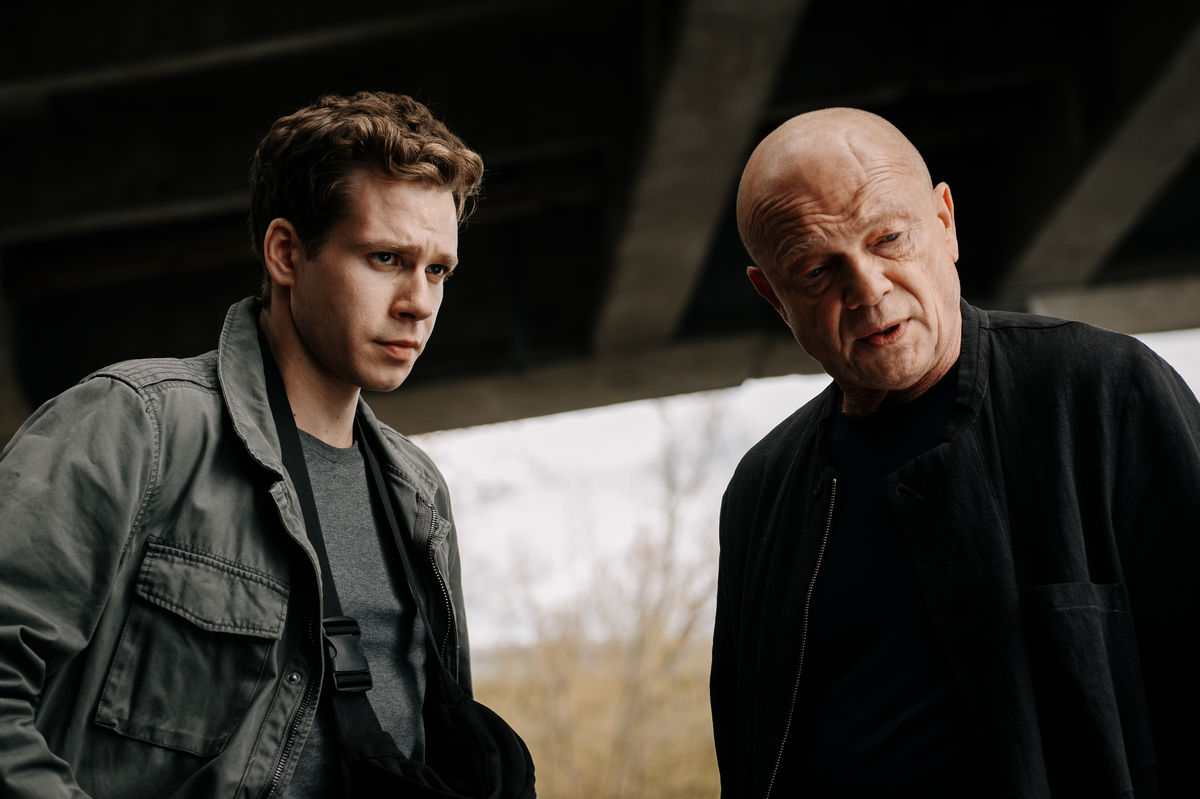 Новые кадры с площадки: НТВ готовит премьеру сериала «Оперативная память» со Смоляковым и Сапрыкиным