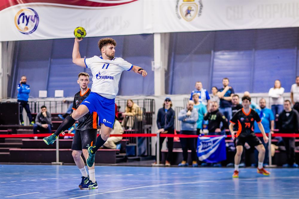 Может внезапно смениться лидер: смотрим большие матчи гандбольной суперлиги «Зенит» – «ВиктОр» и ЦСКА – «Чеховские Медведи» и на канале и «Мяч»