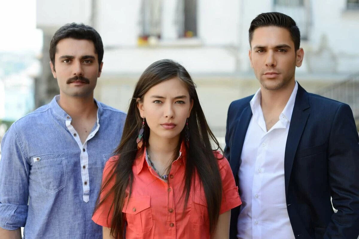 Почему стоит посмотреть турецкий сериал «Два лица Стамбула» на телеканале «Романтичное»