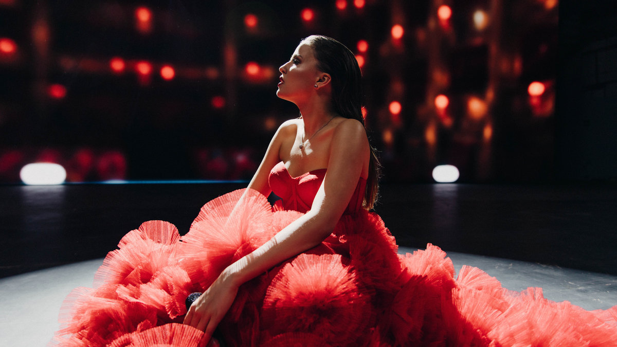 Содержание 1–3 серий: Первый канал начинает дебютный показ музыкального драмеди «Ландыши»