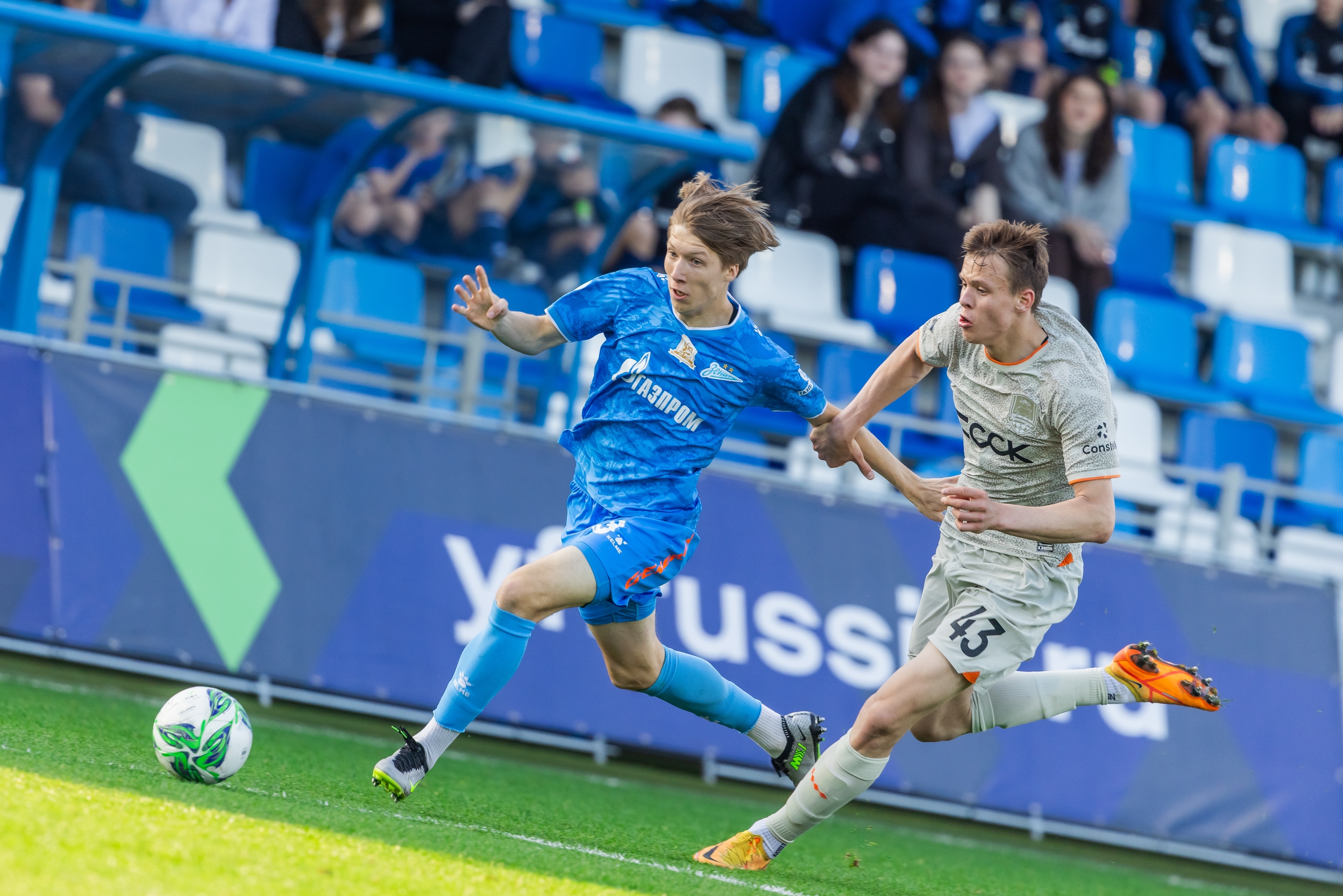 Суперматчи «Краснодар» – «Зенит» и «Динамо» – «Локомотив», южное дерби и другие игры 21-го тура МФЛ на каналах «Мяч» и «ТВ Спорт»