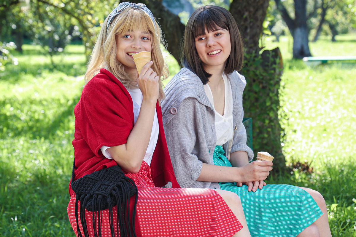 Кино по выходным: «Россия 1» покажет премьеру сериала «Принц на красном велосипеде» с Глафирой Тархановой