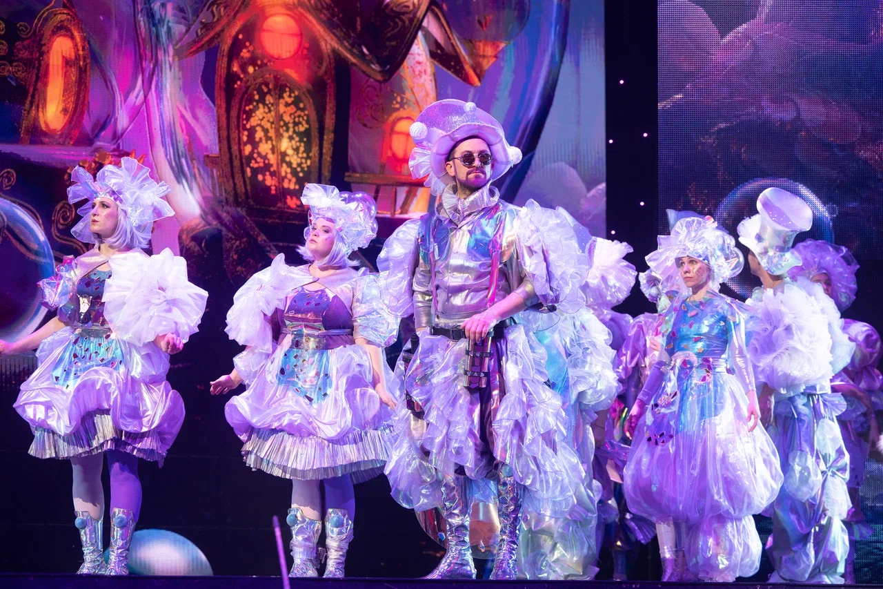 Волшебное представление: во Дворце Ирины Винер состоялось открытие грандиозного мегашоу телеканала «Карусель» «Тайна семьи Деда Мороза»