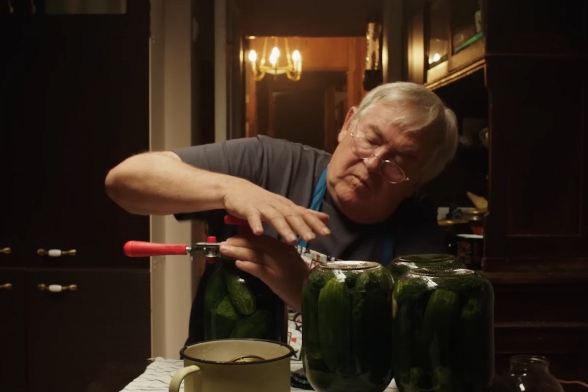 Дуэт Глеба Калюжного и Юрия Стоянова: PREMIER назвал дату выхода сериала «Трепачи» и показал трейлер