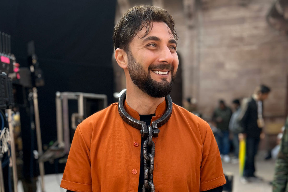 Русские в Болливуде: появились первые фото из Индии со съемок фильма «Королек моей любви» с Демисом Карибидисом и Михаилом Галустяном