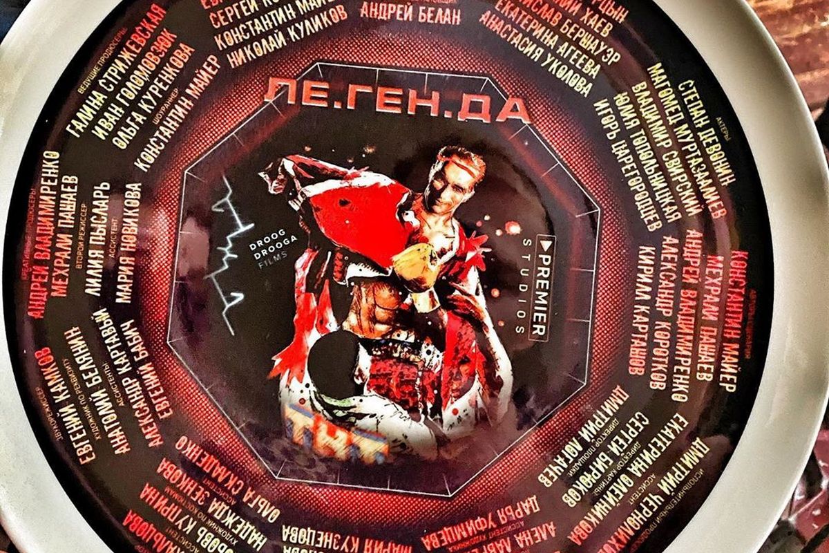 Роман Курцын стал блондином и занялся боями: стартовали съемки сериала «Легенда»