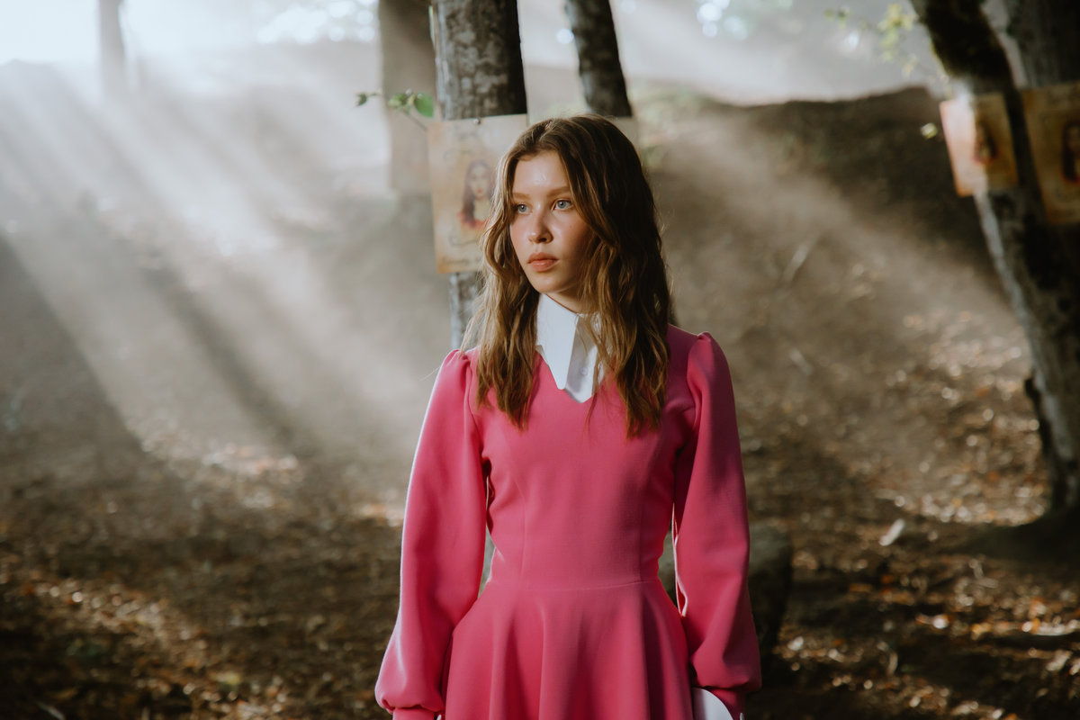 В канун Нового года онлайн-кинотеатры покажут фильм «Алиса в Стране Чудес» с Анной Пересильд