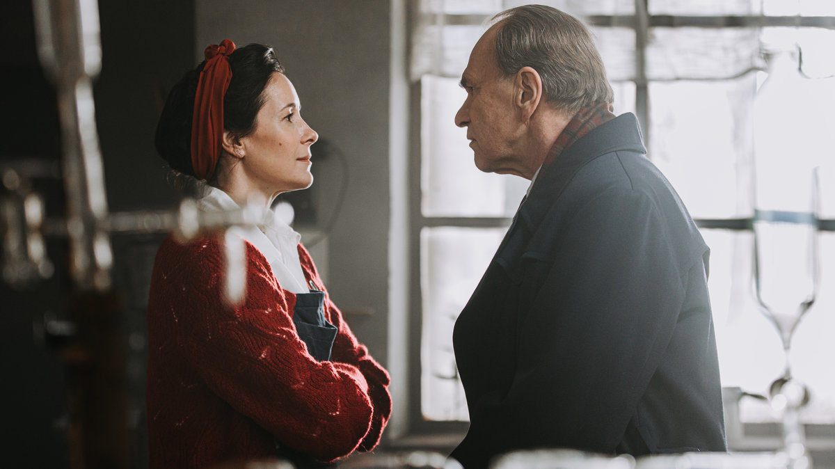 Телеканал «Россия 1» начинает премьерный показ ретросериала «Атом» с Алексеем Гуськовым и Юрием Чурсиным