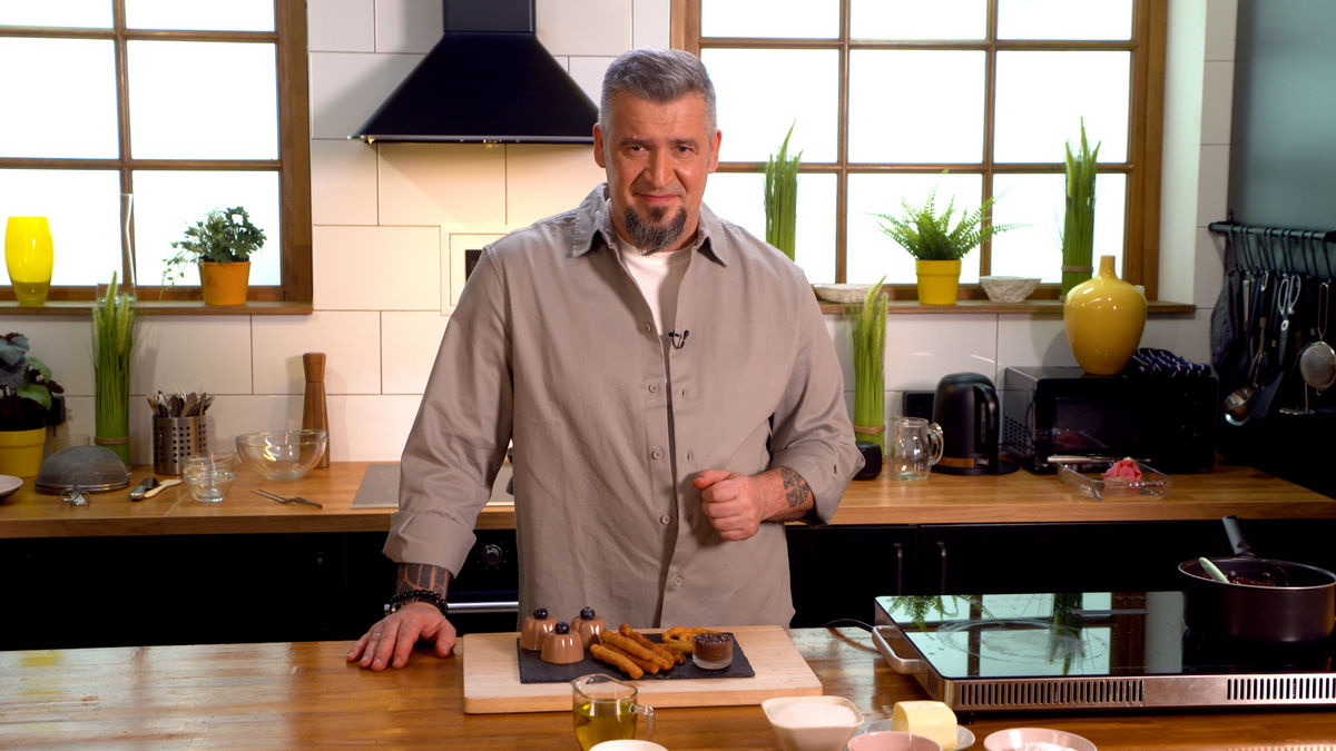 Еда как язык любви: Повар и телеведущий Григорий Мосин о пути на ТВ, кулинарии и премьере нового шоу на канале «Еда»