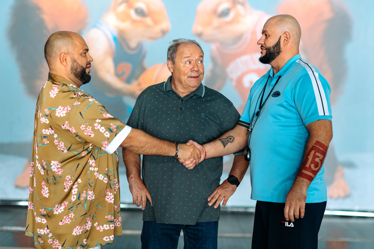 На низком старте: СТС раскрыл дату премьеры 2-го сезона сериала «Солнце, море, два ствола» с Романом Постоваловым