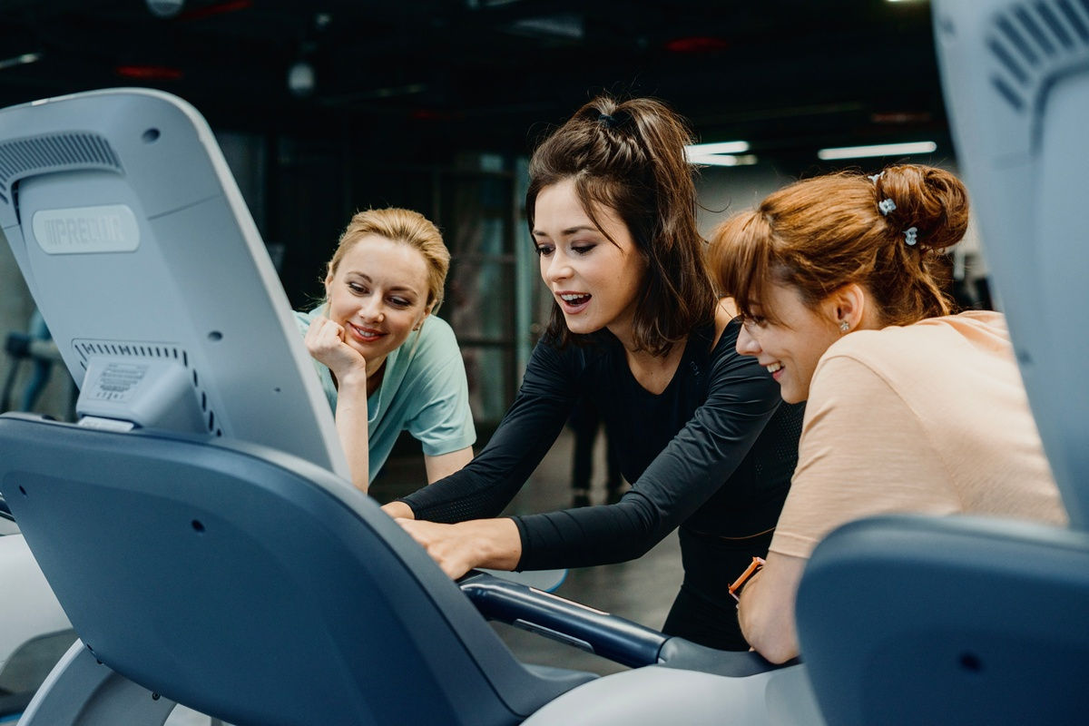 Стать начальником: на «Пятнице!» выходит премьера сериала «Карьеристки»