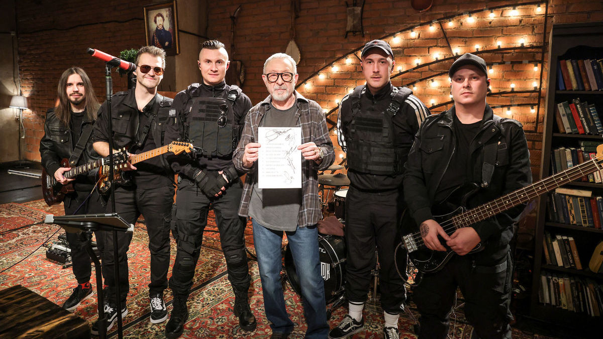 Они зажгут: в новом выпуске «Квартирника у Маргулиса» на НТВ выступит группа Radio Tapok