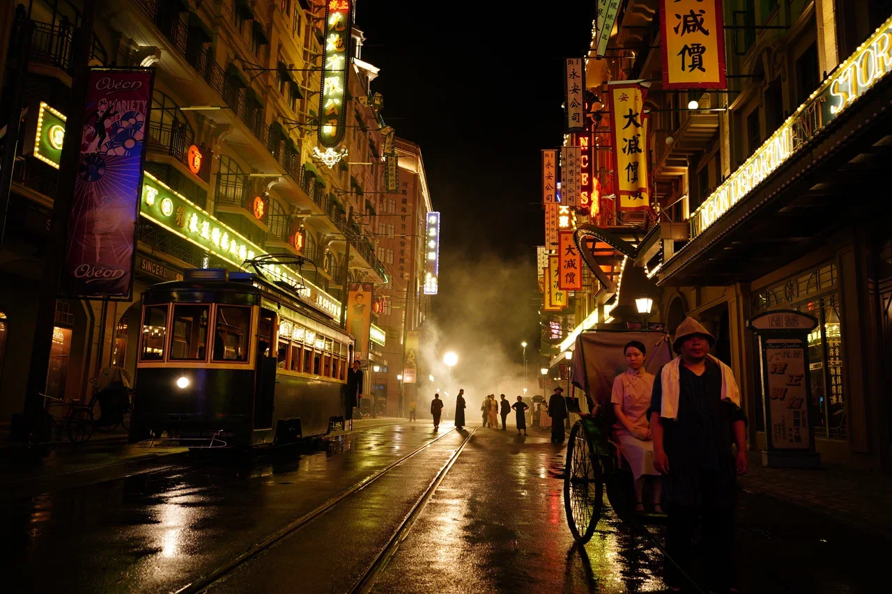 Известна дата: детективный экшен «Красный шелк» с Милошем Биковичем выйдет в кинотеатрах в феврале