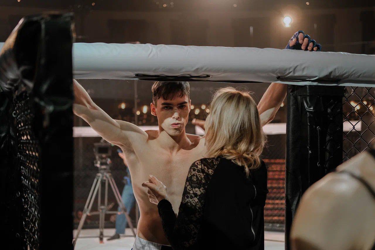 Бей или проиграешь: PREMIER назвал дату выхода нового сериала «Колотушка» о боях без правил