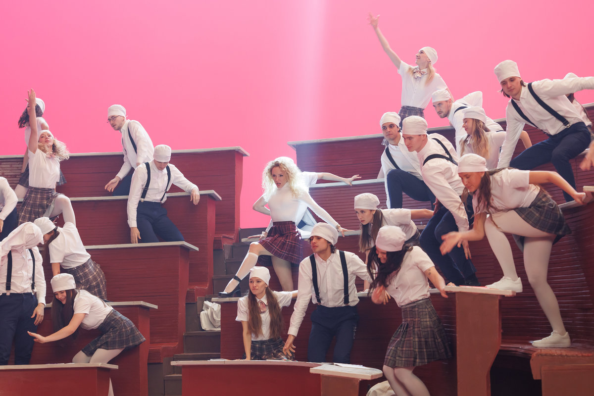 Первый канал назвал дату выхода сериала Жоры Крыжовникова «Москва слезам не верит. Все только начинается»