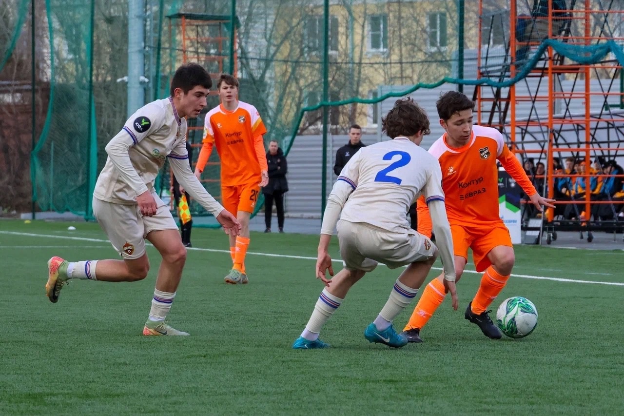 Таланты, зрелище, провалы: смотрим прямые трансляции матчей ЮФЛ «Урал» – «Динамо» на канале «Мяч»