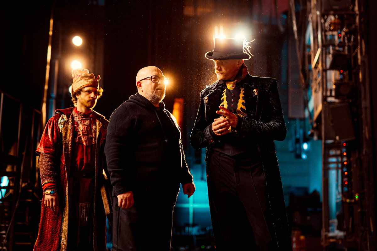 Светлана Ходченкова – не «устрашняется»! Режиссер фильма «Яга на вашу голову» Александр Войтинский – о съемках сказки и актерской свободе 