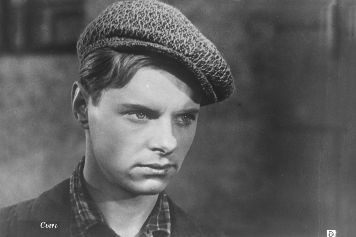 Абитуриент Андрей, постовой Вася, цари Макар и Федул: понедельник с Леонидом Харитоновым в день его 95-летия на канале «Советская киноклассика»