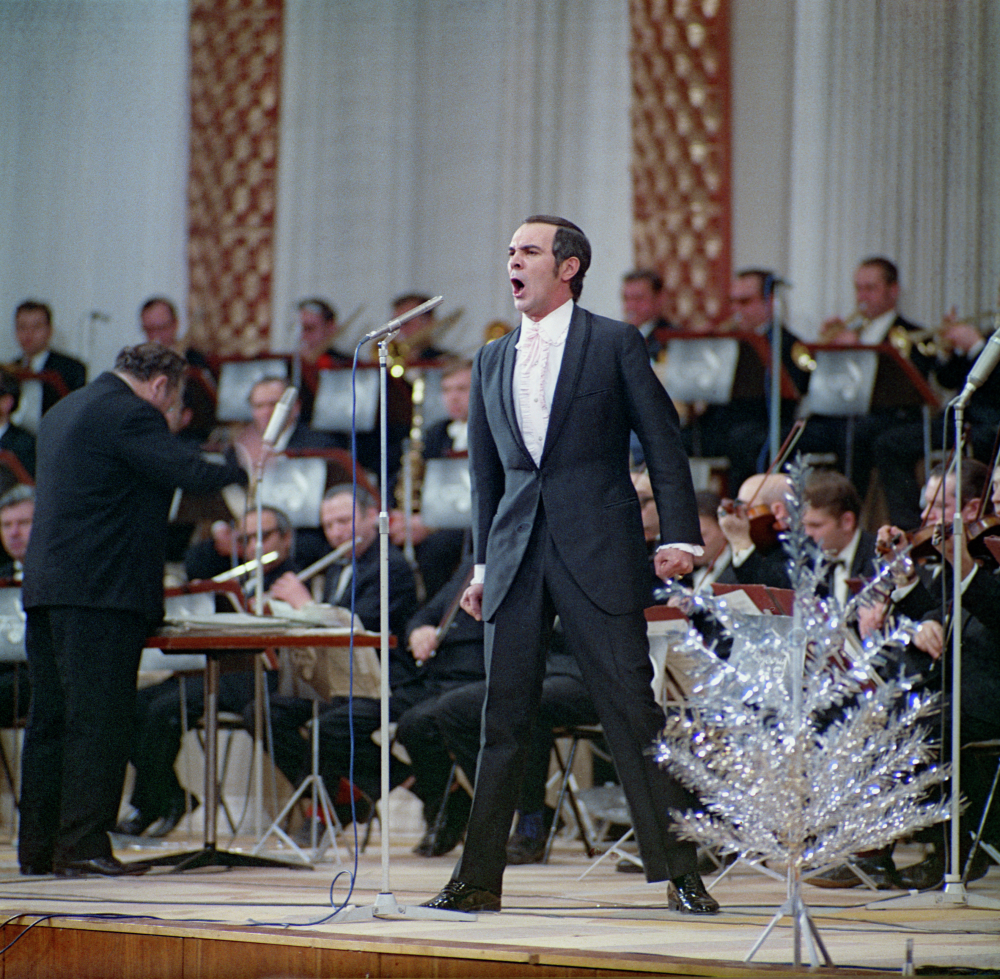 Признание в любви: что подготовили телеканалы к 80-летию со дня рождения великого Муслима Магомаева