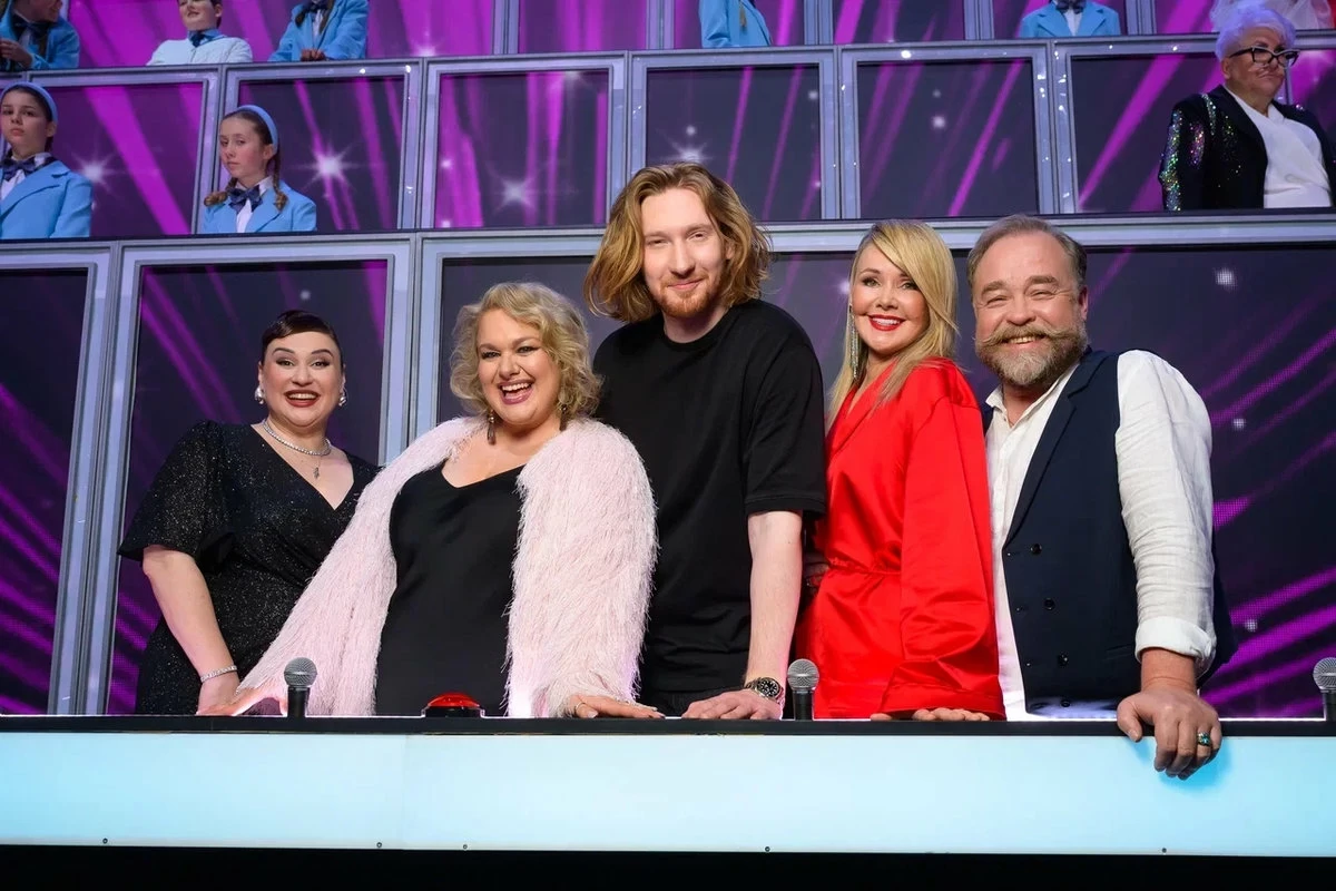 Интригующе и громко: на телеканале «Россия 1» выходит финал третьего сезона «Ну-ка, все вместе! Хором!»