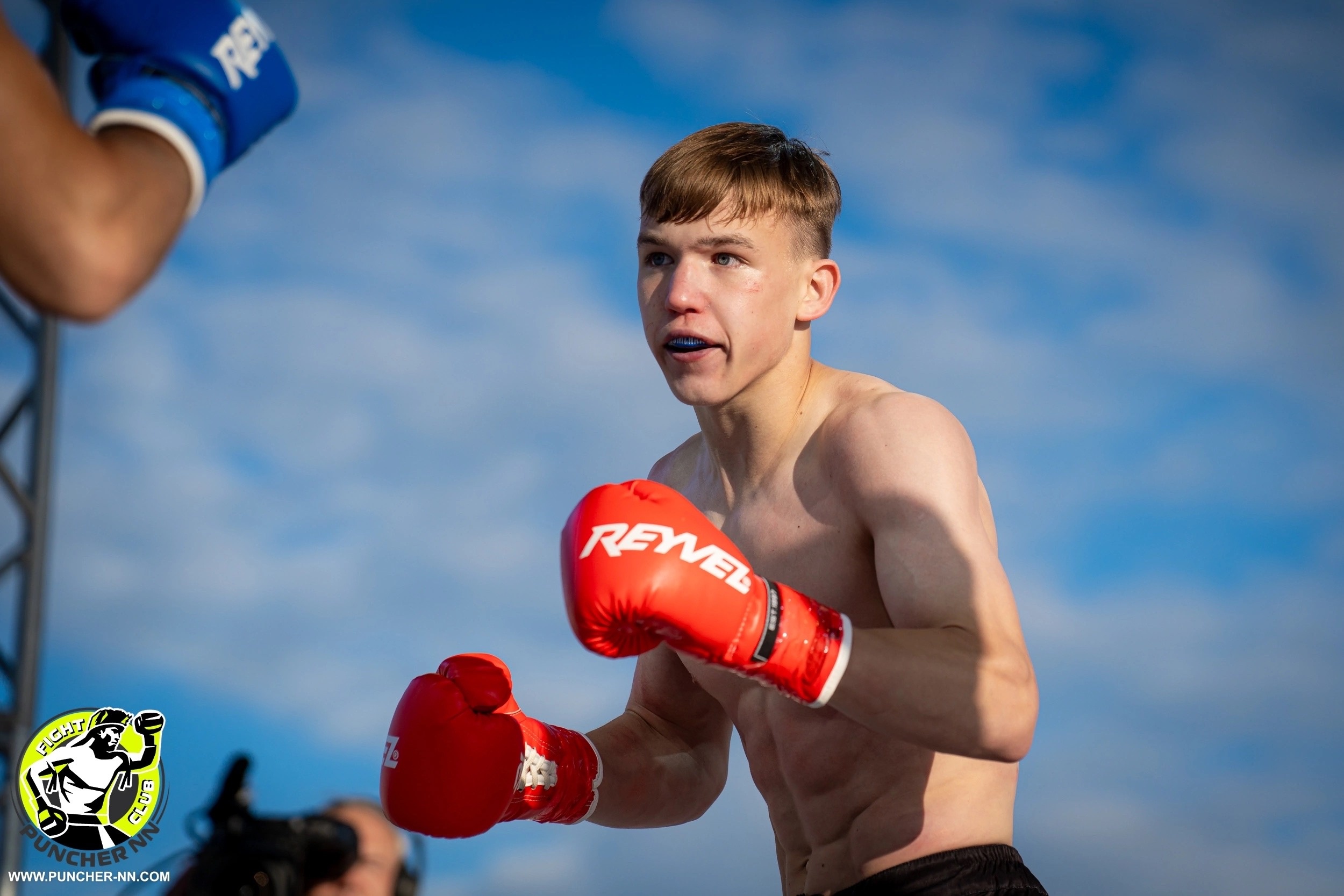 Увидим бои Зарипов – Коненков и Ивашнев – Кузин вечером на турнире GPRO по кикбоксингу на канале «ТВ Спорт»