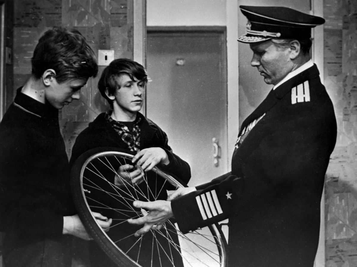 «Отцы и деды», «Африканыч», «Печки-лавочки»: шесть фильмов о бесценных мужчинах на канале «Советская киноклассика»