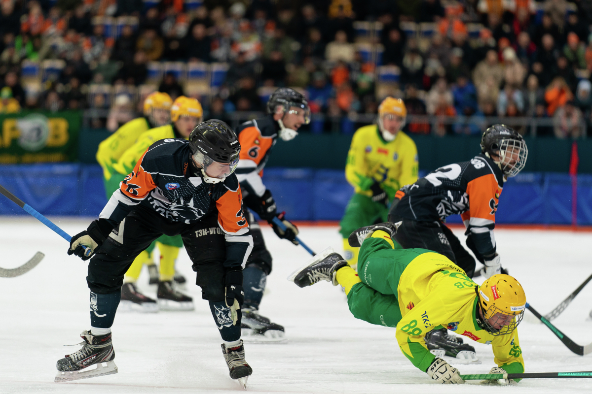 «Кузбасс» защищает титул: не пропустите первые матчи чемпионата России по хоккею с мячом на каналах «Триколор Спорт» и «Хоккей ТВ»