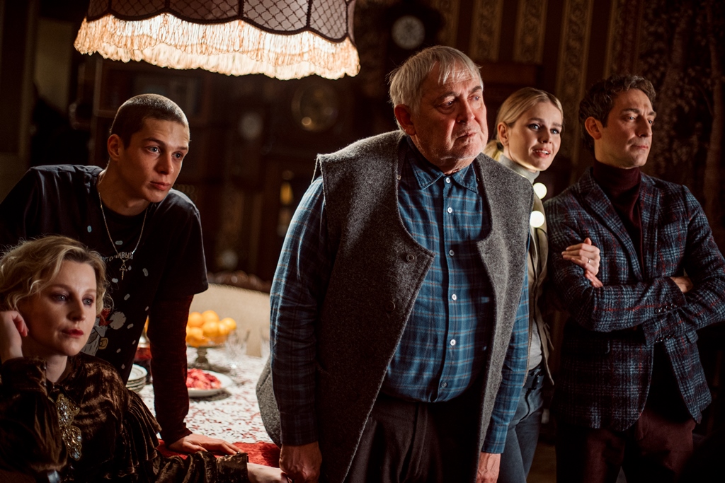 Сегодня в Сети выходит новогодний эпизод сериала «Вампиры средней полосы»