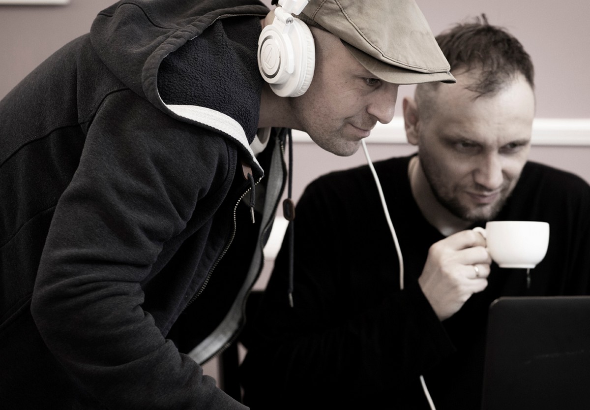 «Надо довериться потоку времени»: Федор Лавров о фильме «Сказка для старых», дебюте в режиссуре, прощании со временем и вызовах