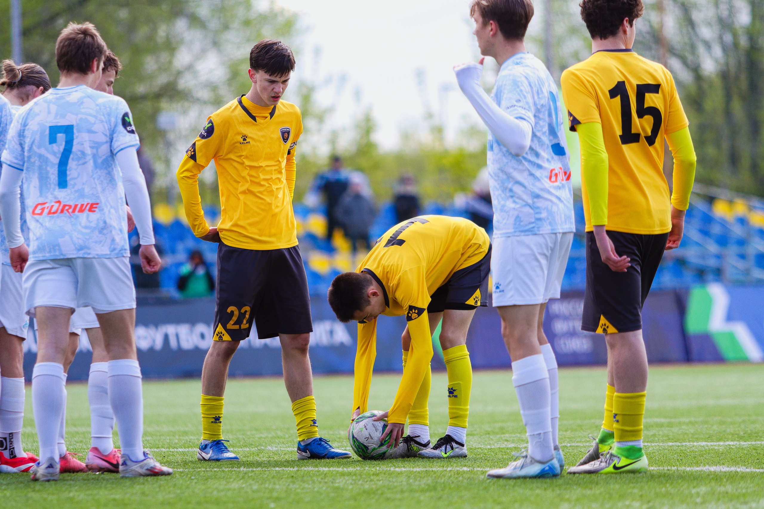 Дерби кузницы кадров и московского гранда: смотрим прямые трансляции матчей ЮФЛ «Строгино» – ЦСКА на канале «Игра HD»