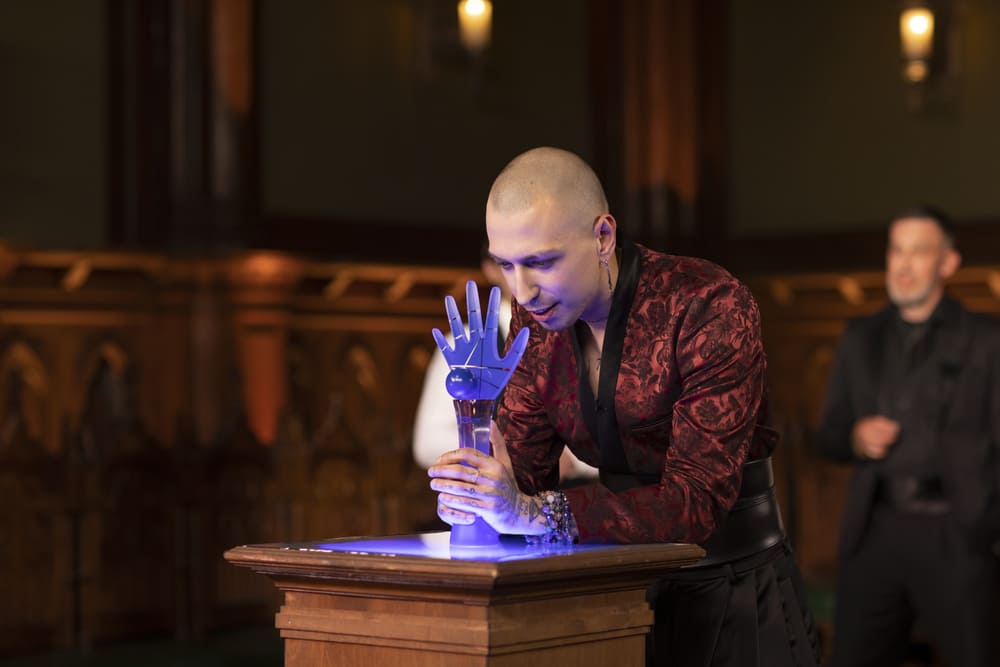 Напряженный финал: кто из известных эзотериков поддержал и раскритиковал финалистов 24-го сезона «Новой Битвы экстрасенсов»