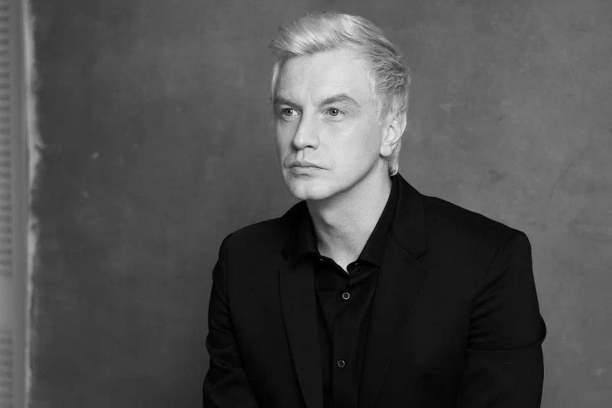 «Мой эгоизм блестит в темноте!»: актер и певец Алексей Гоман о новой роли в фильме «Одноклассники. Бывших не бывает»