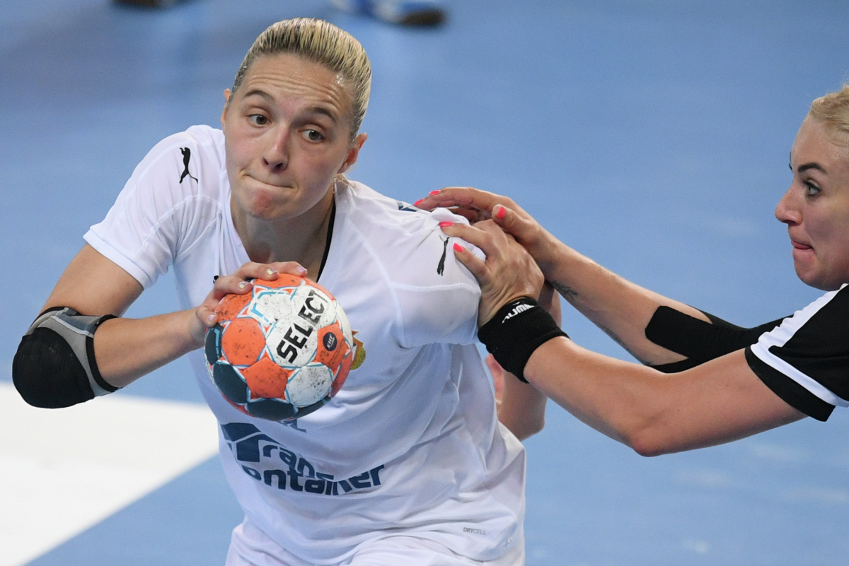 Чемпионский выезд в Удмуртию: смотрим женский гандбольный матч «Университет» – ЦСКА на канале «Мяч»