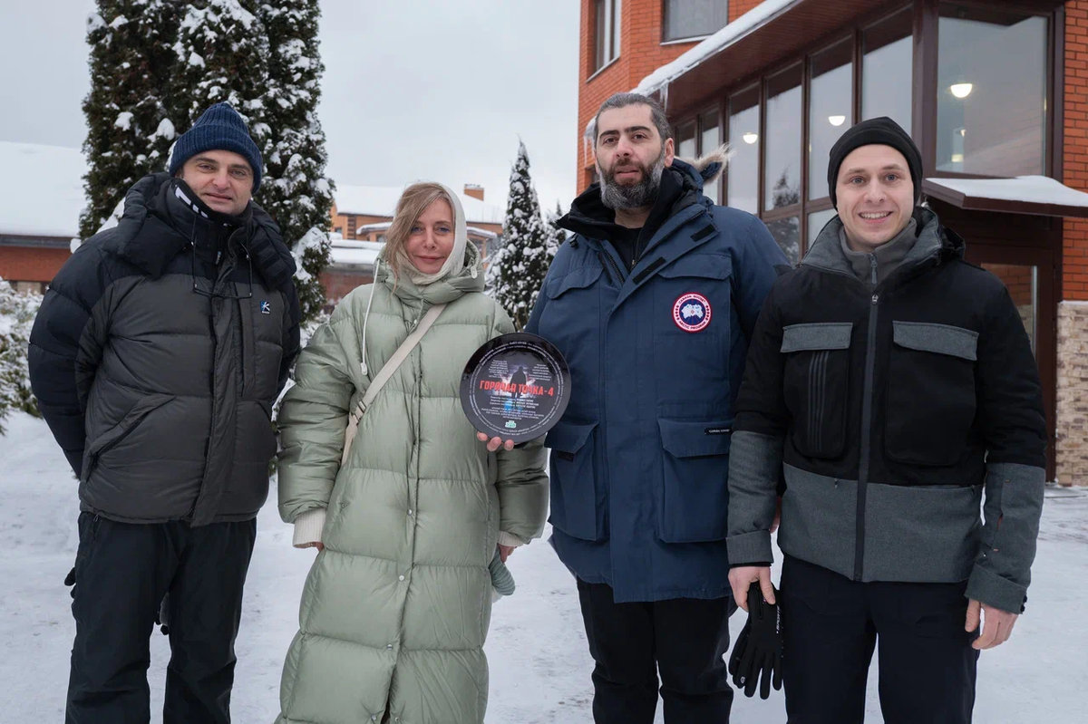 Новые кадры со съемок: НТВ продолжает работу над новыми сериями детектива «Горячая точка» с Арсением Робаком