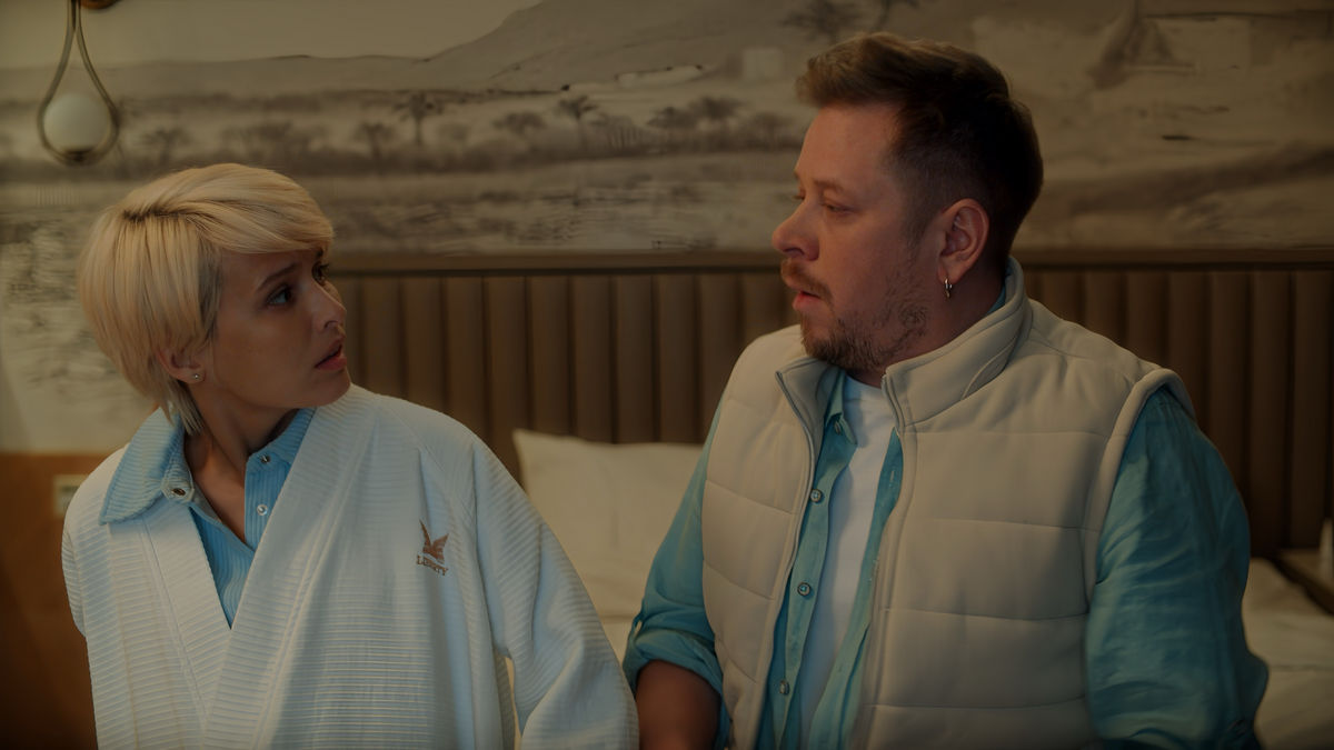 Когда наступает кризис в отношениях: ТНТ определился с датой премьеры сериала «Убойный отпуск» с Михалковой и Робаком