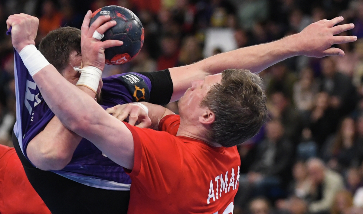 Гигант попытается побить чемпиона: смотрим ответный матч 1/2 гандбольной суперлиги «Чеховские Медведи» – ЦСКА на канале «Мяч»